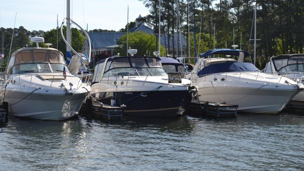 Rinker Fiesta Vee 342
