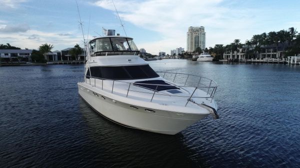 Sea Ray 48 flybridge
