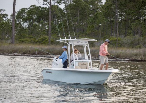 Sea Pro 202 Center Console image