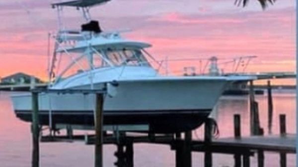 Luhrs 32 Open