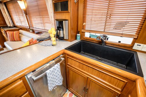 Fleming 55-PILOTHOUSE image