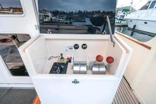 Fleming 55-PILOTHOUSE image