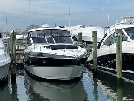 Cruisers Yachts 380 Express image