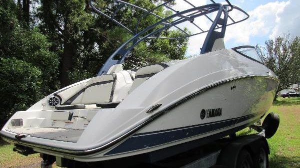 Yamaha Boats 242SE 