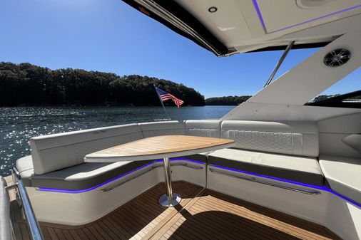 Sea Ray 320 Sundancer image