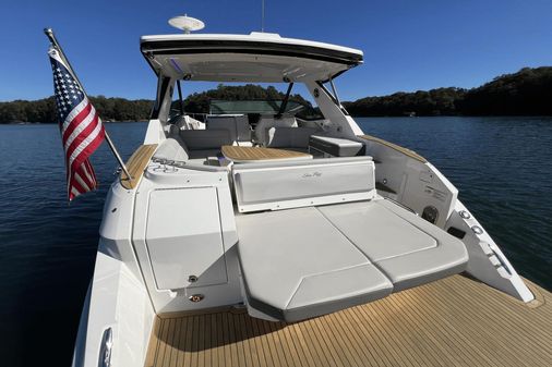 Sea Ray 320 Sundancer image