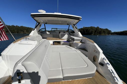 Sea Ray 320 Sundancer image