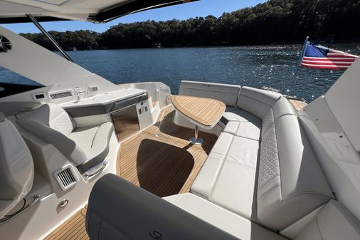 Sea Ray 320 Sundancer image