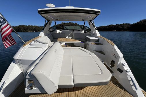 Sea Ray 320 Sundancer image