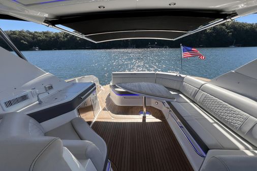 Sea Ray 320 Sundancer image