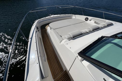 Sea Ray 320 Sundancer image