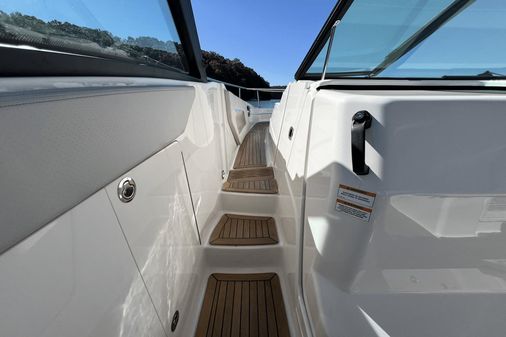 Sea Ray 320 Sundancer image