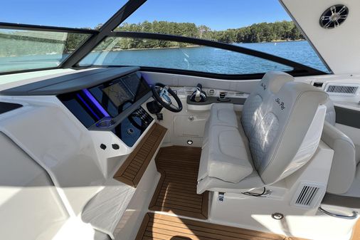 Sea Ray 320 Sundancer image