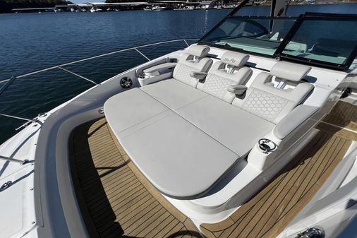 Sea Ray 320 Sundancer image