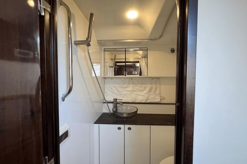 Sea Ray 320 Sundancer image