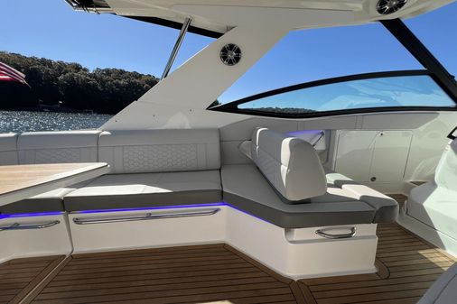 Sea Ray 320 Sundancer image