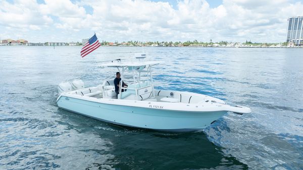 Pursuit 2870 Center Console image