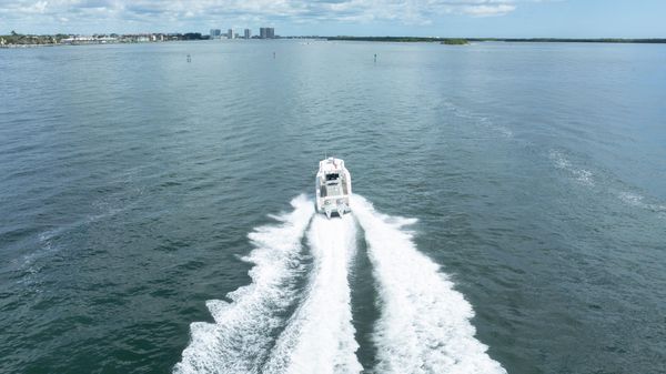 Pursuit 2870 Center Console image