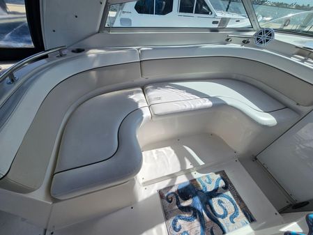 Rinker 320 Express Cruiser image