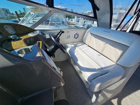 Rinker 320 Express Cruiser image