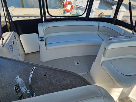 Rinker 320 Express Cruiser image