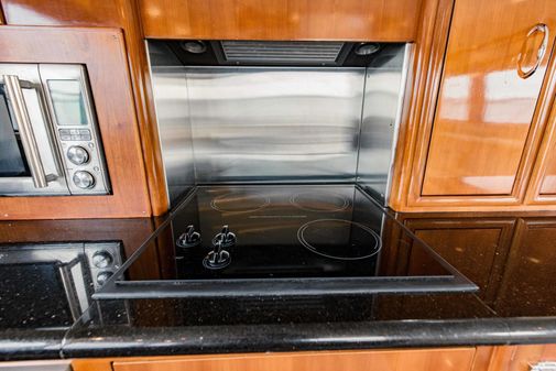 Carver 56 Voyager image