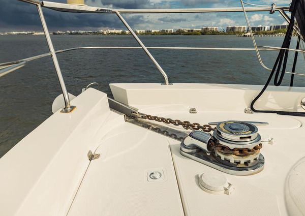 Carver 56 Voyager image