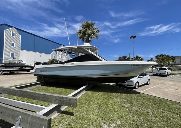 Boston Whaler 270 Vantage image