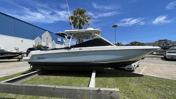 Boston Whaler 270 Vantage 