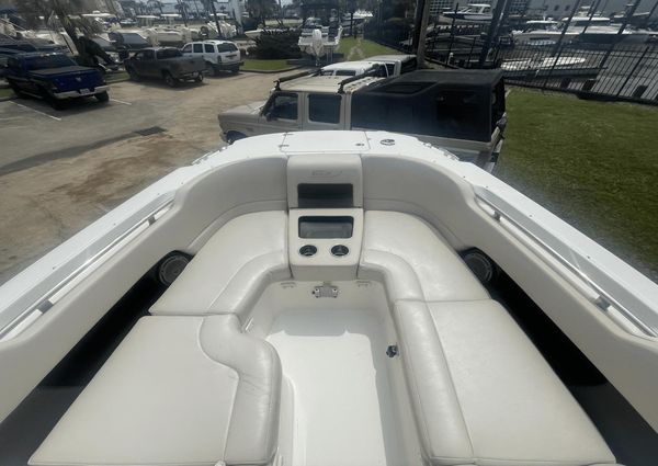 Boston Whaler 270 Vantage image