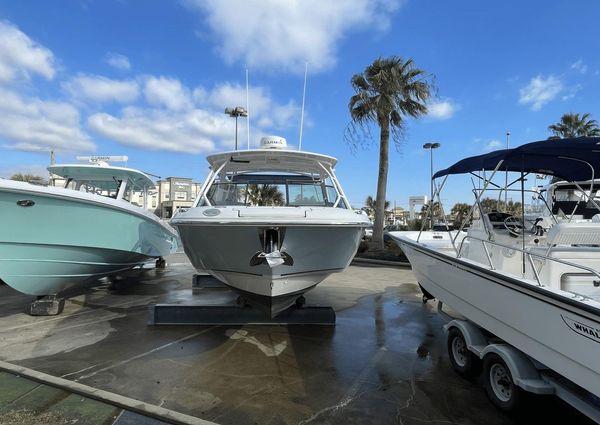 Boston Whaler 270 Vantage image