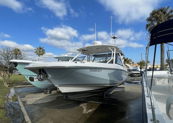 Boston Whaler 270 Vantage image