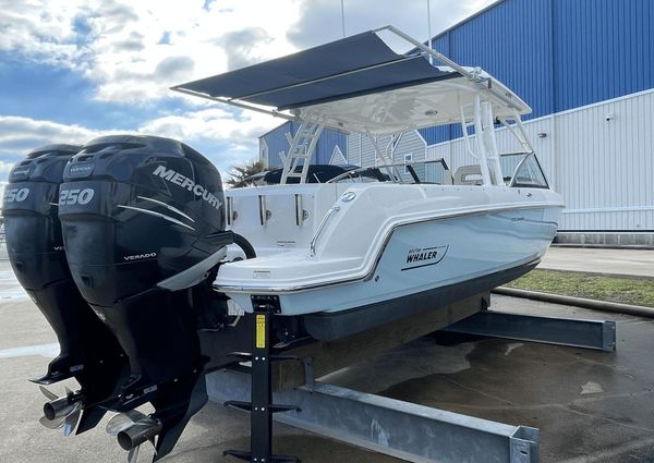 Boston Whaler 270 Vantage image