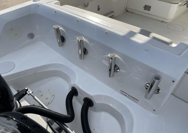 Boston Whaler 270 Vantage image