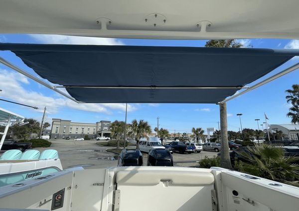 Boston Whaler 270 Vantage image