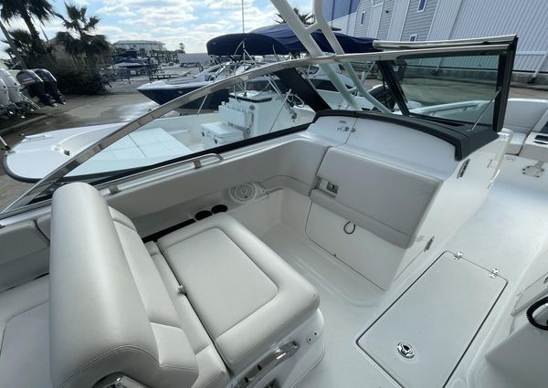 Boston Whaler 270 Vantage image