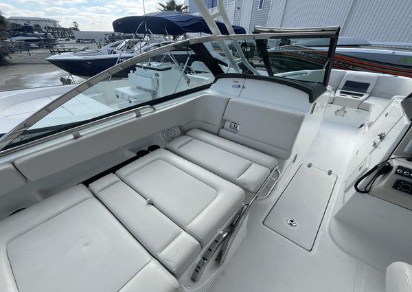 Boston Whaler 270 Vantage image