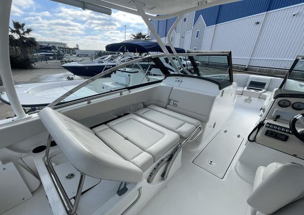 Boston Whaler 270 Vantage image