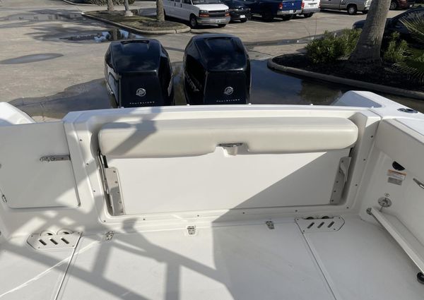 Boston Whaler 270 Vantage image