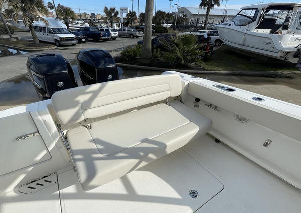 Boston Whaler 270 Vantage image