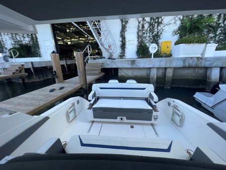 Tiara Yachts 34 LS image