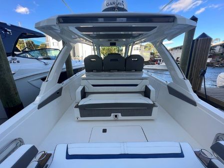 Tiara Yachts 34 LS image