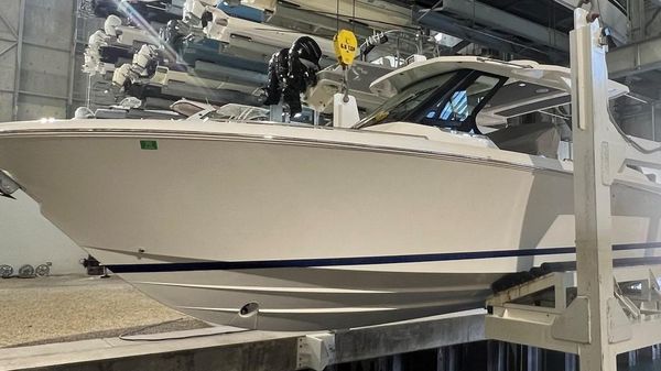 Tiara Yachts 34 LS