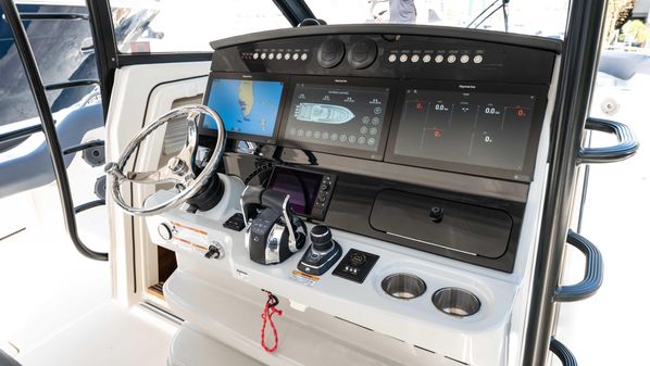 Boston Whaler 420 Outrage image