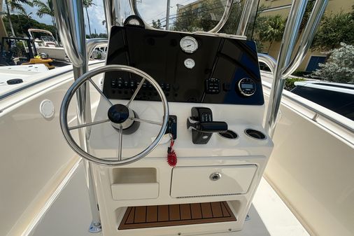 Bulls-bay 230-CENTER-CONSOLE image