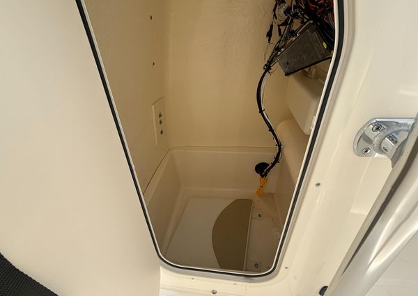 Bulls-bay 230-CENTER-CONSOLE image