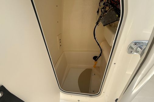 Bulls-bay 230-CENTER-CONSOLE image