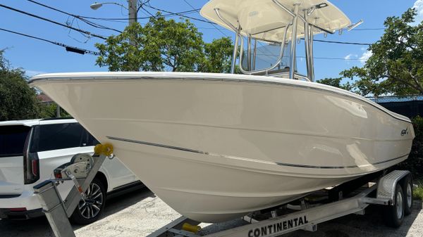 Bulls Bay 230 Center Console 