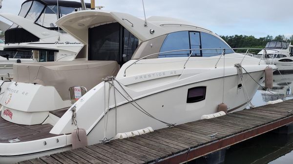 Jeanneau Prestige 42.
