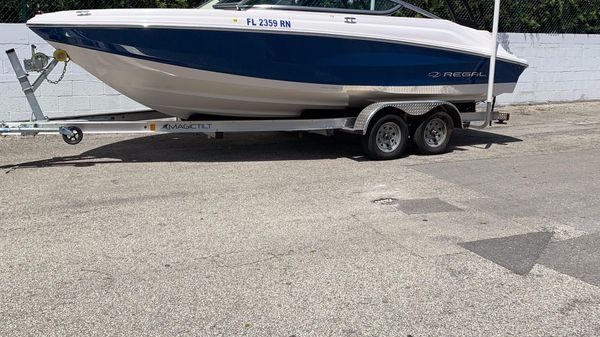 Regal 2000 ES Bowrider 
